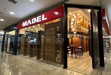 larcenter-madel-2